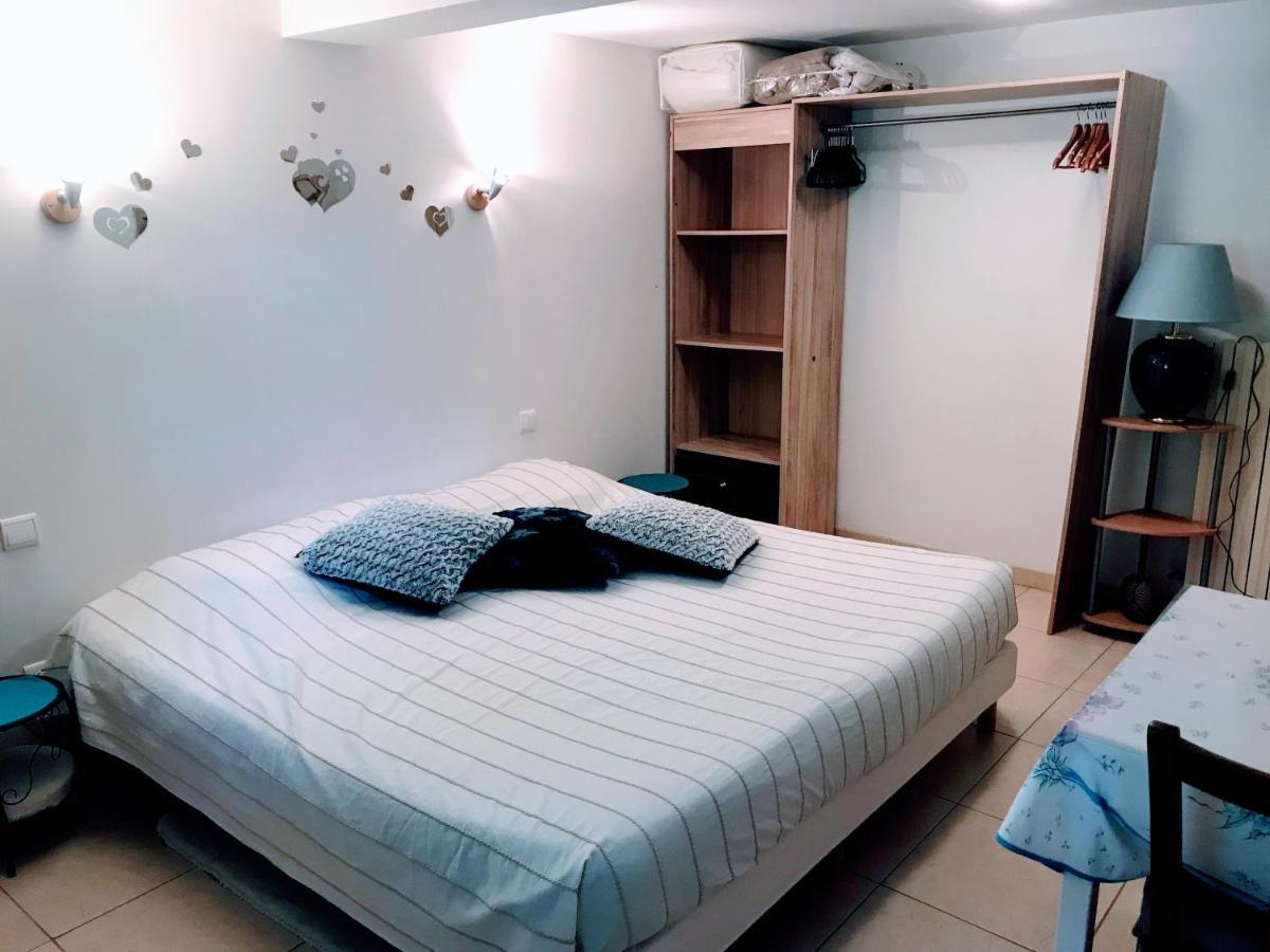 Chambre Et Salle De Bain Prive S'Ouvrant Sur Terrasse, Jardin Et Cuisine D'Ete キヤン エクステリア 写真